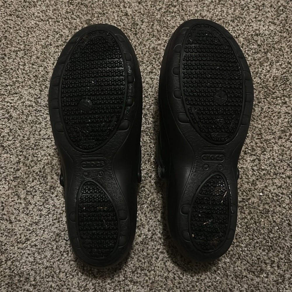 Crocs Clogs - Picture 2 of 5